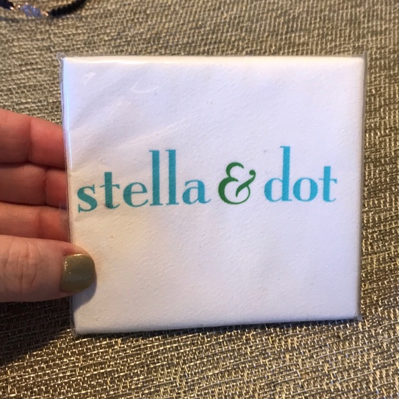 Stella & Dot Statement Necklace - Picture 5 of 6